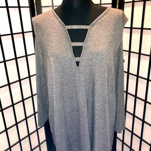 Gray Stretchy Top.  Size - 1X.  Great condition, new w/tags, never worn.